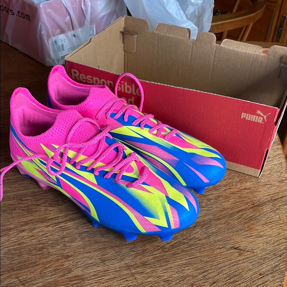 Puma Ultra Ultimate Energy soccer cleat